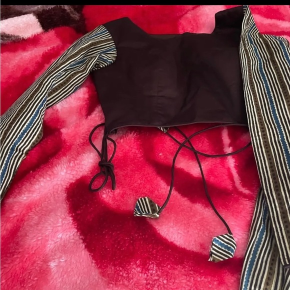 Beautiful 🤩 indian outfit - Picture 2 of 4